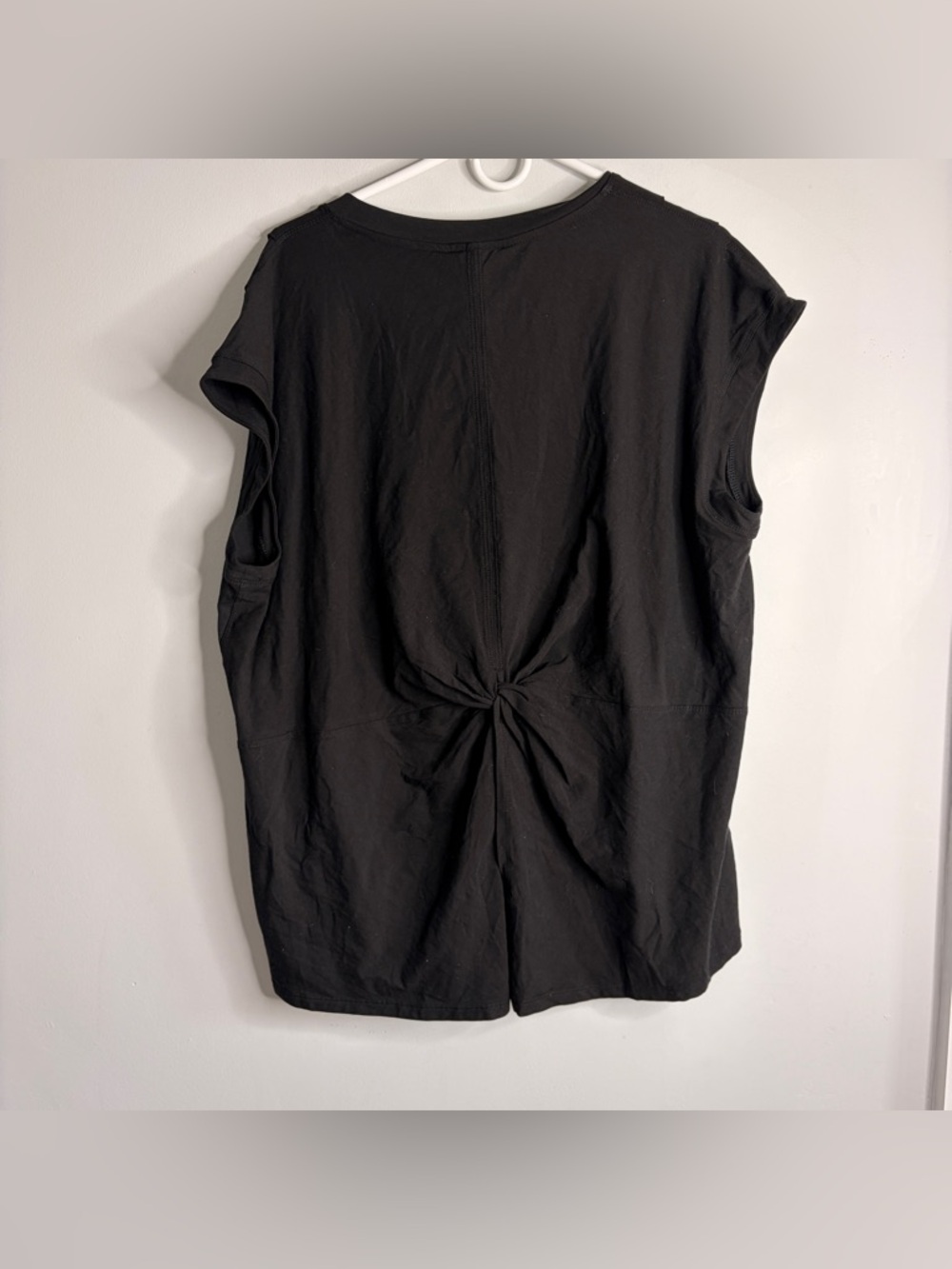 Athleta Outbound Twist Tee Black V-Neck Sleeveless Top - Picture 4 of 7